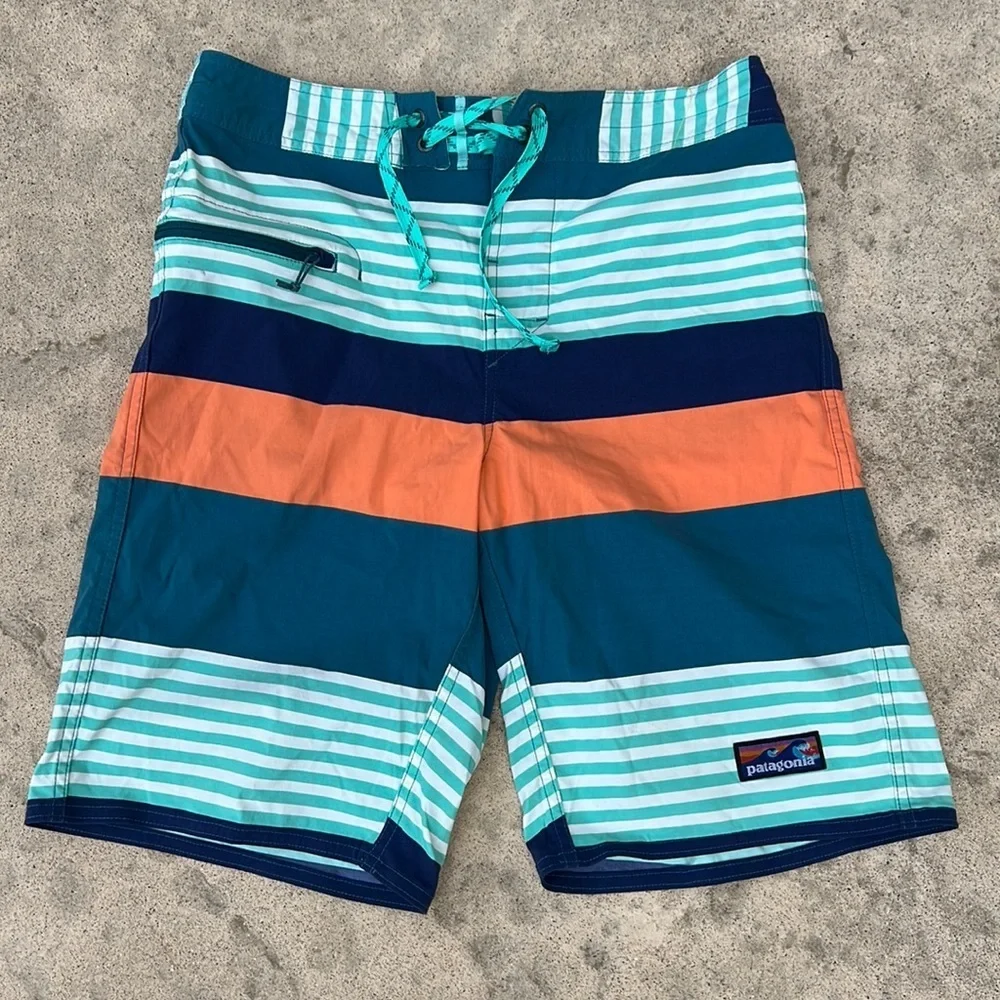 Patagonia Men's Wavefarer Striped Boardshorts Size 30